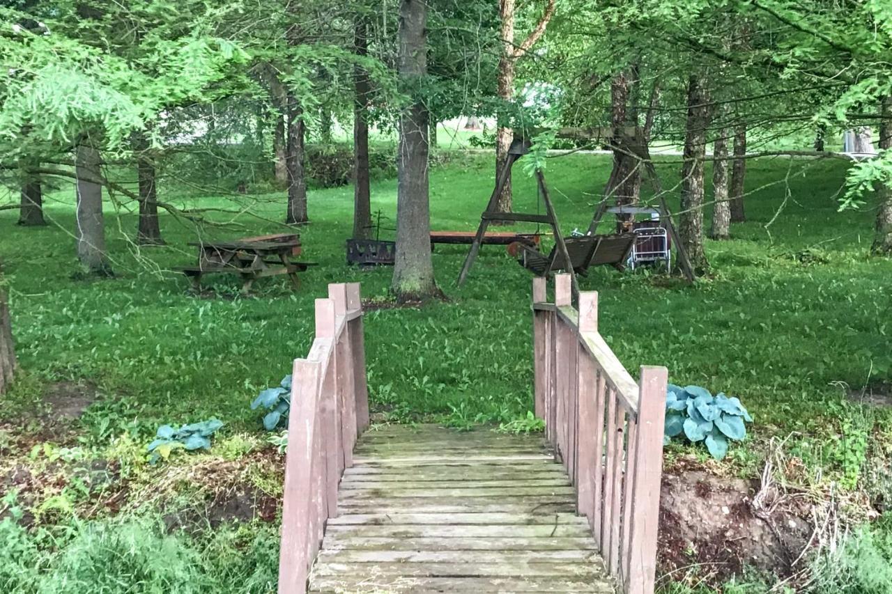Honey House Cabin - A Quiet Countryside Retreat! Nappanee Экстерьер фото