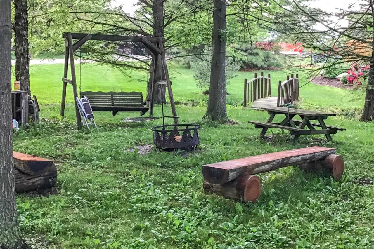 Honey House Cabin - A Quiet Countryside Retreat! Nappanee Экстерьер фото