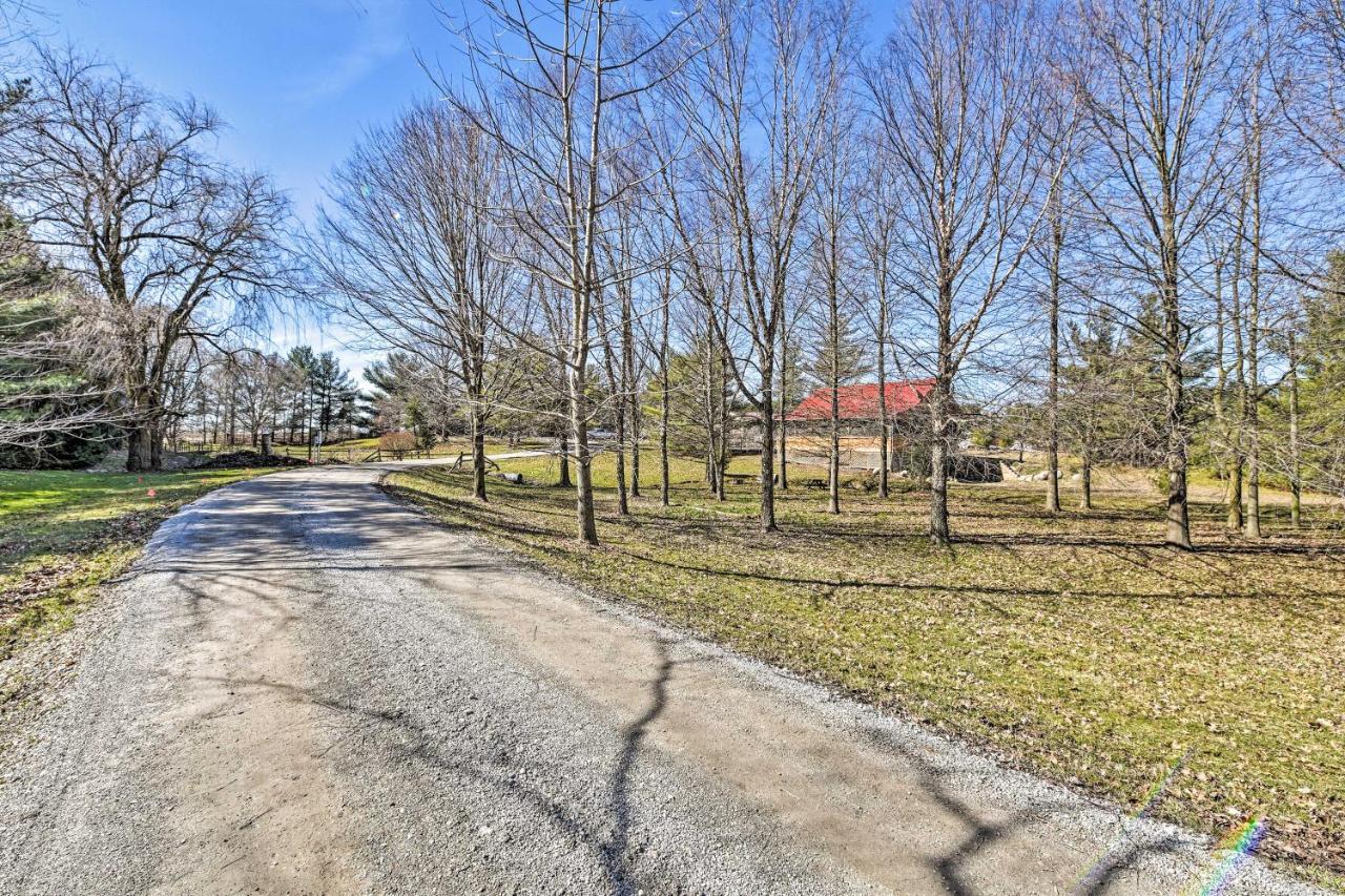 Honey House Cabin - A Quiet Countryside Retreat! Nappanee Экстерьер фото