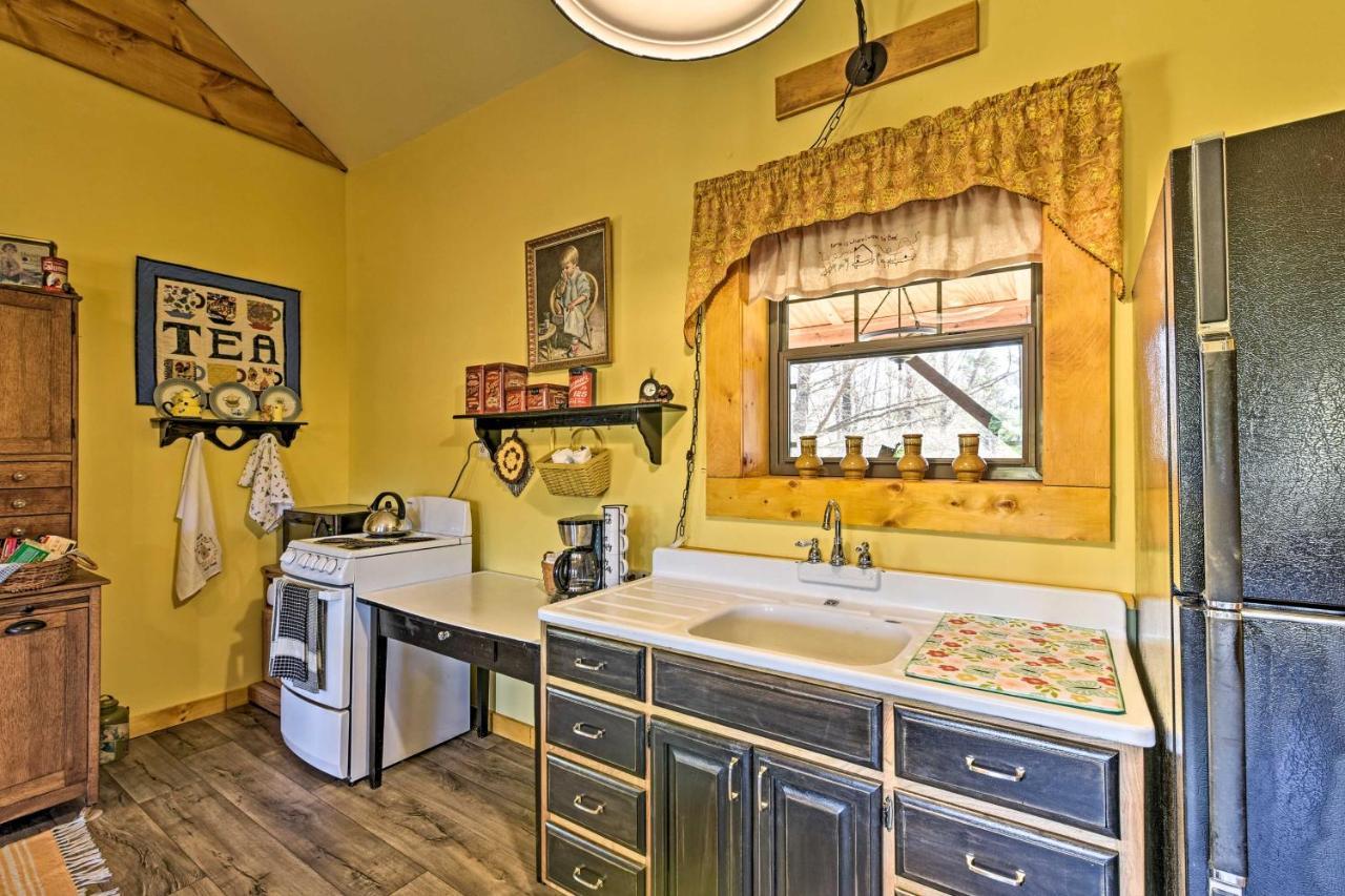 Honey House Cabin - A Quiet Countryside Retreat! Nappanee Экстерьер фото