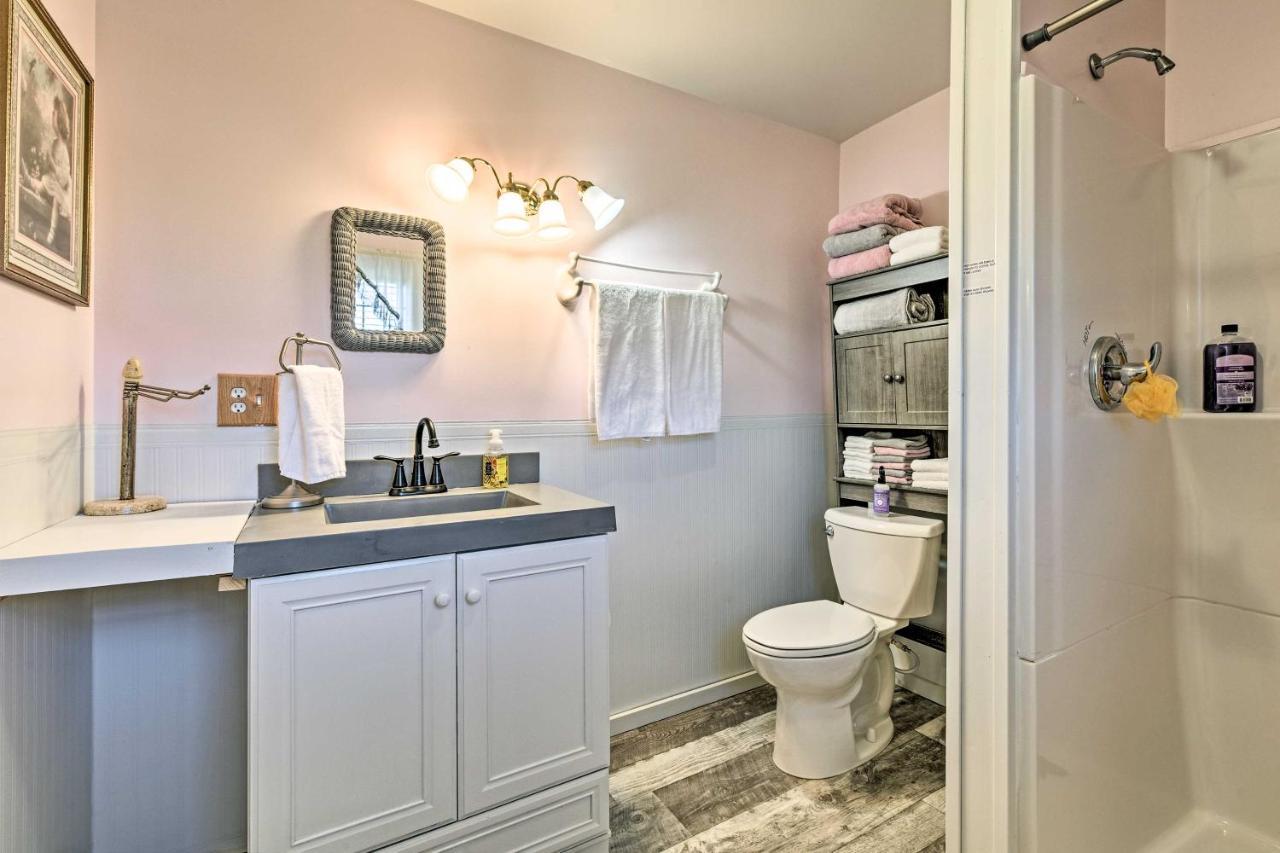 Honey House Cabin - A Quiet Countryside Retreat! Nappanee Экстерьер фото